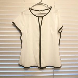 Spense White and Black Short Sleeve V-Shape Keyhole Blouse